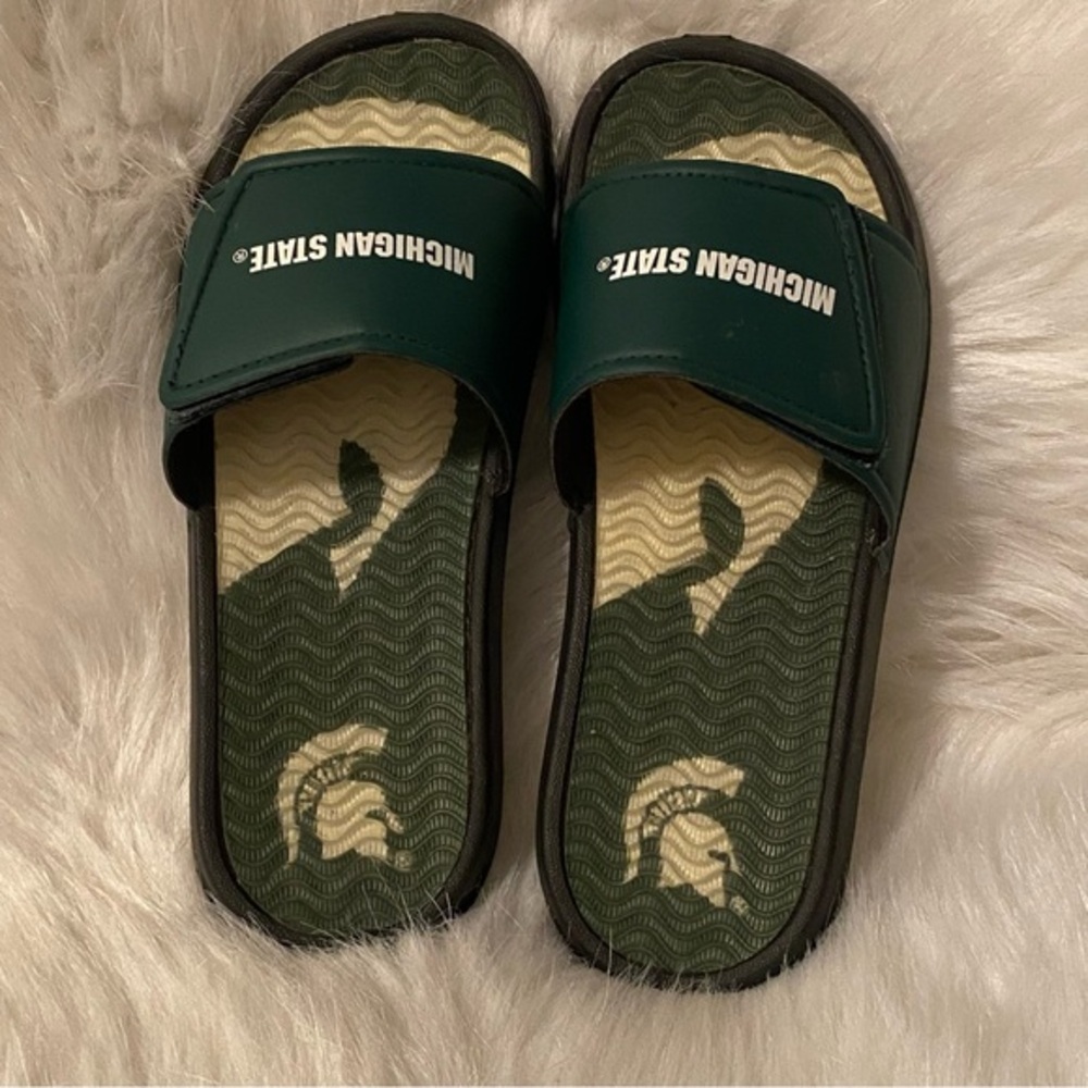 Michigan State Youth Sandals Slip On Green Slides Size 2-3 Large